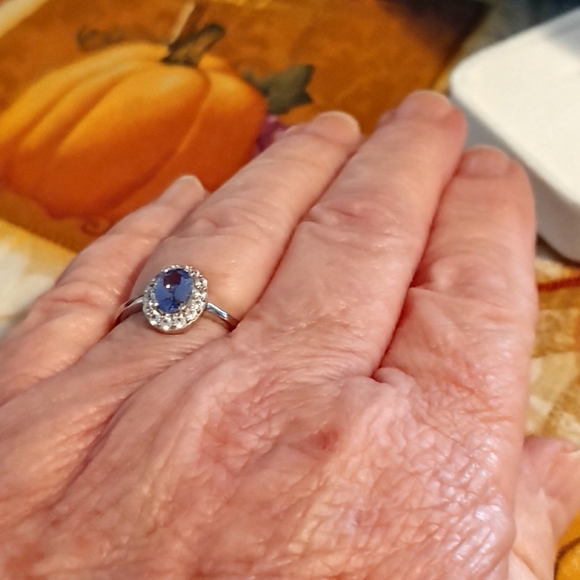 🌹Tanzanite and Natural White Zircon Halo Ring - Picture 7 of 8